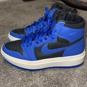 Women’s Jordan Elevate Blue size 9